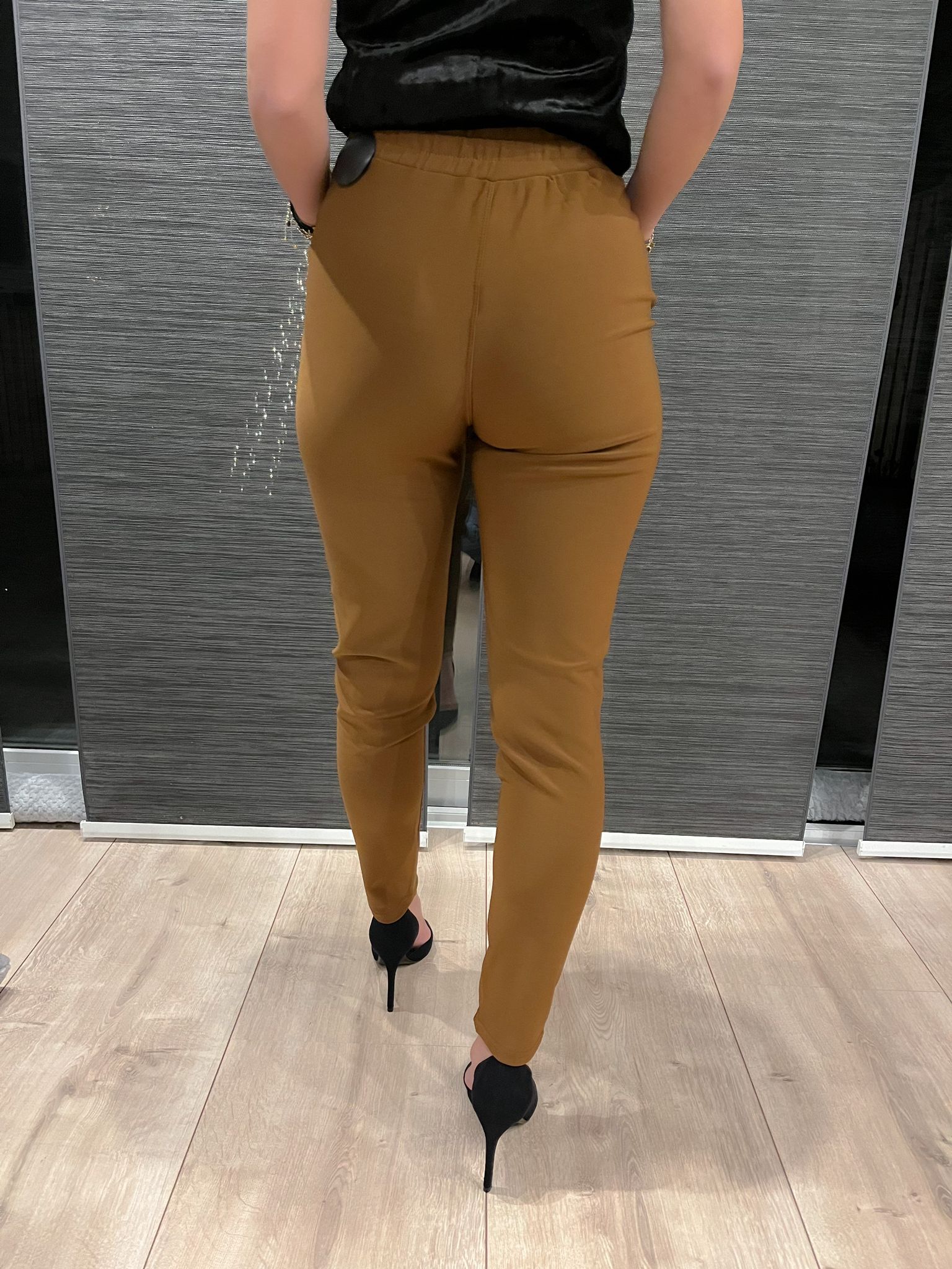 Broek Carmen 'Camel'